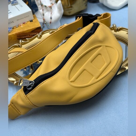 🆕 DIESEL 🧿 NWOT Embossed-Logo Belt Bag, Pale Yellow PU Vegan Leather - Picture 6 of 14